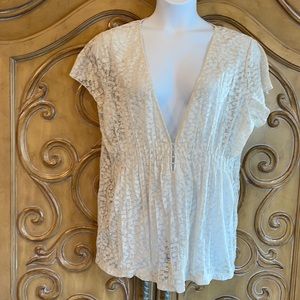 Avenue Sheer lace Top